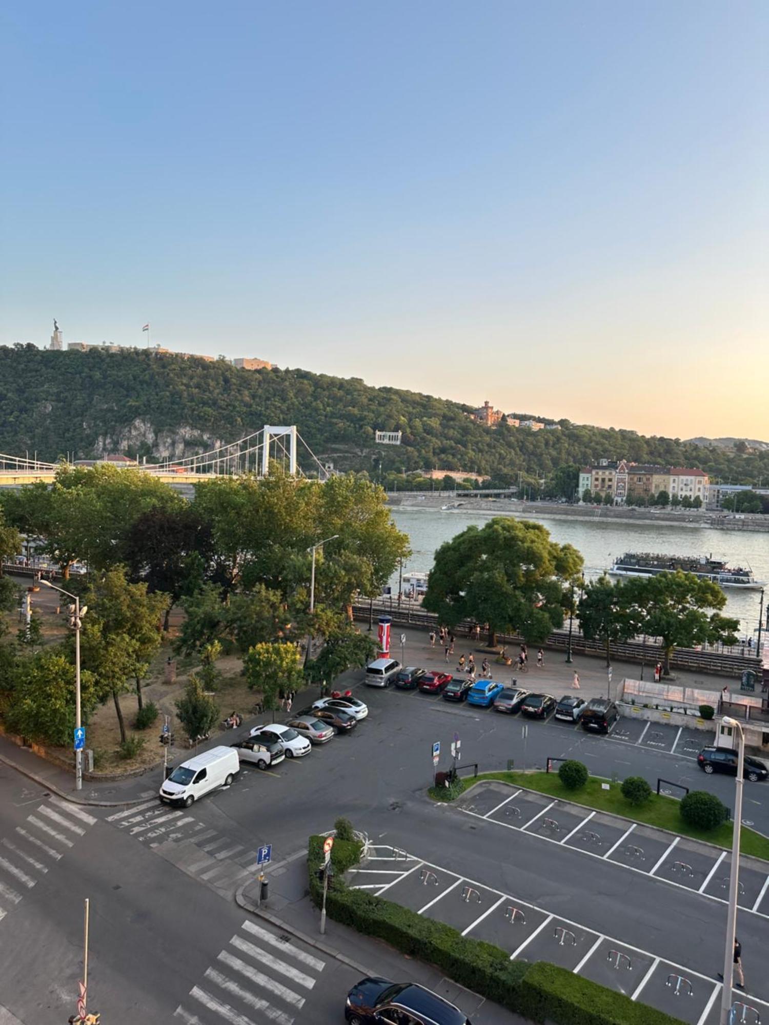 Lux Downtown Budapest